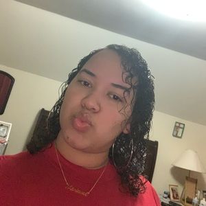 Meet your Posher, Mariasel